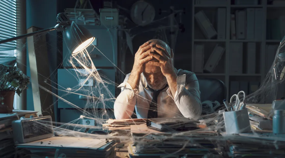 identify early signs of a financial crisis