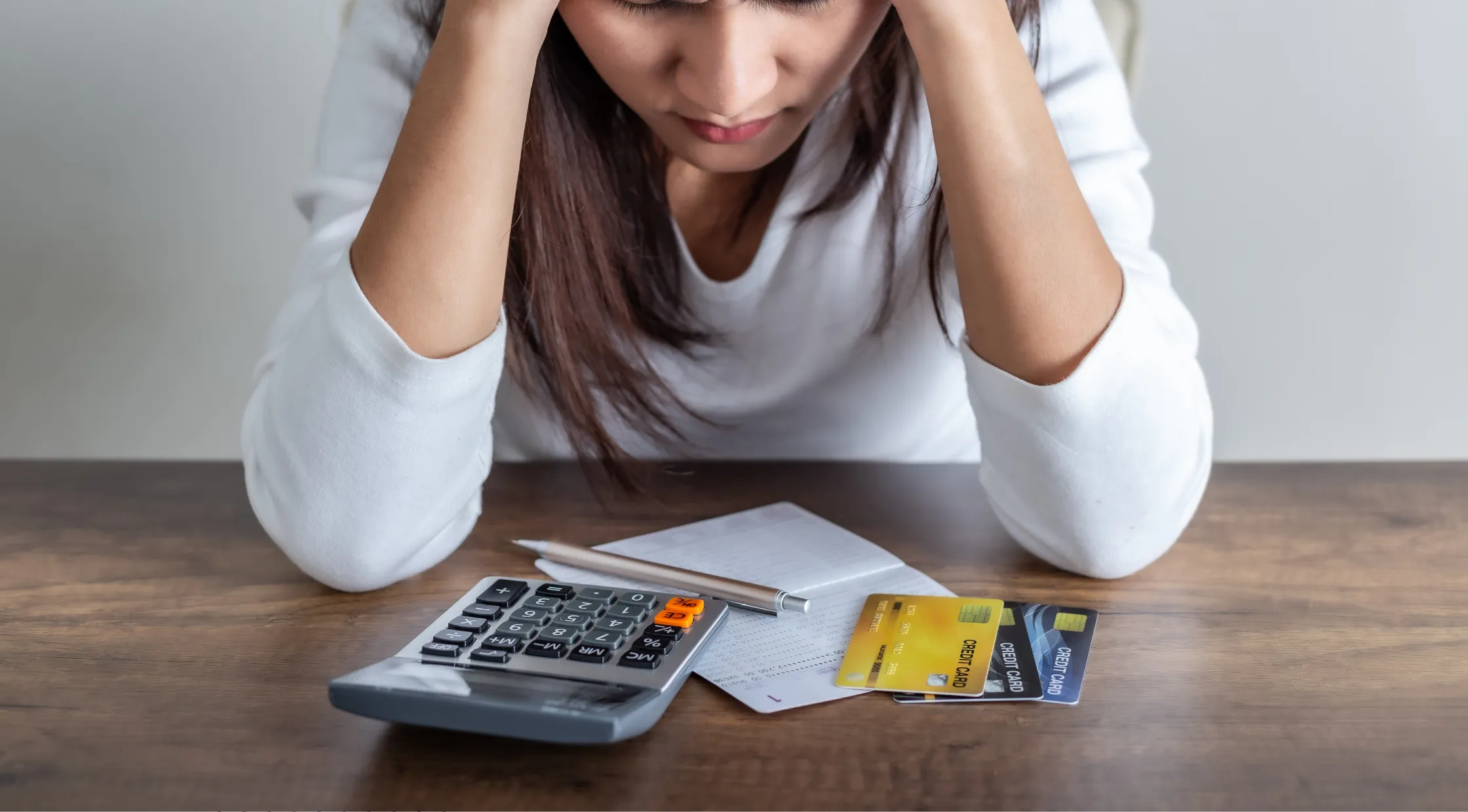 How to Optimize Credit Card Use Without Falling Into Debt