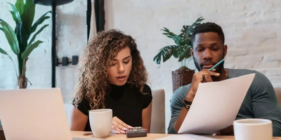 Everyday Spending Habits That Can Quietly Affect Your Monthly Budget